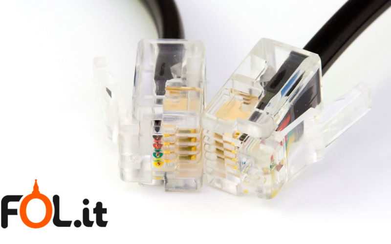 Qual è la differenza tra una connessione simmetrica e una asimmetrica?